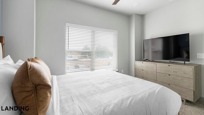 Foto del edificio - 2422 S Carrier Pkwy