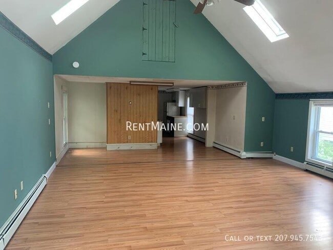 Building Photo - 59 Elm St