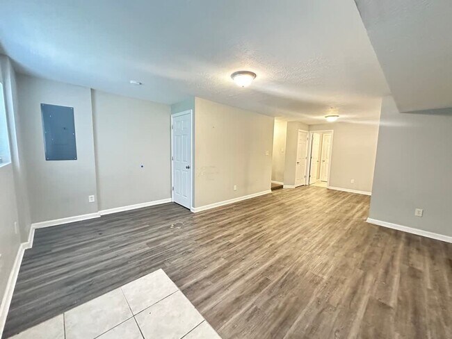 Foto del edificio - 114 Tanbark Dr