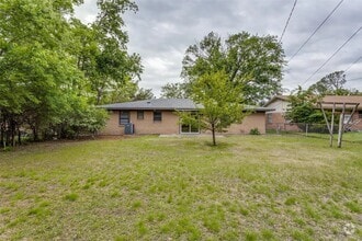 Building Photo - 4018 Western Cir