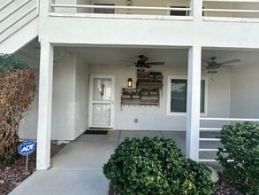 Building Photo - 1800 Club House Dr