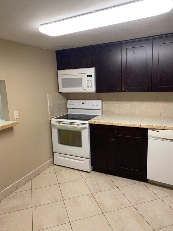 Building Photo - 10701 Royal Palm Blvd
