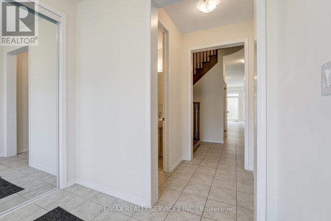 Building Photo - 17 Vaughn Dr