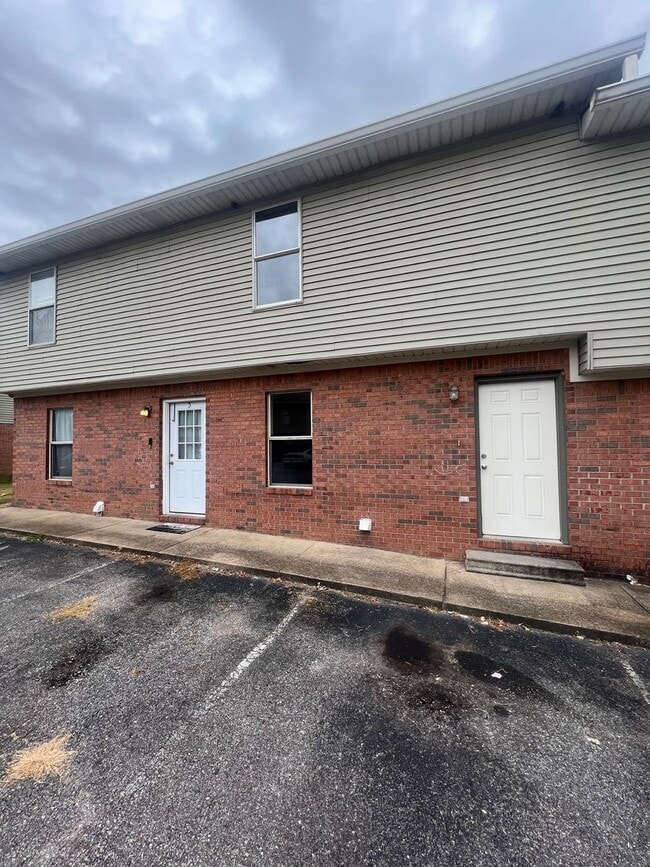 Building Photo - 427 Mt Pelia Rd
