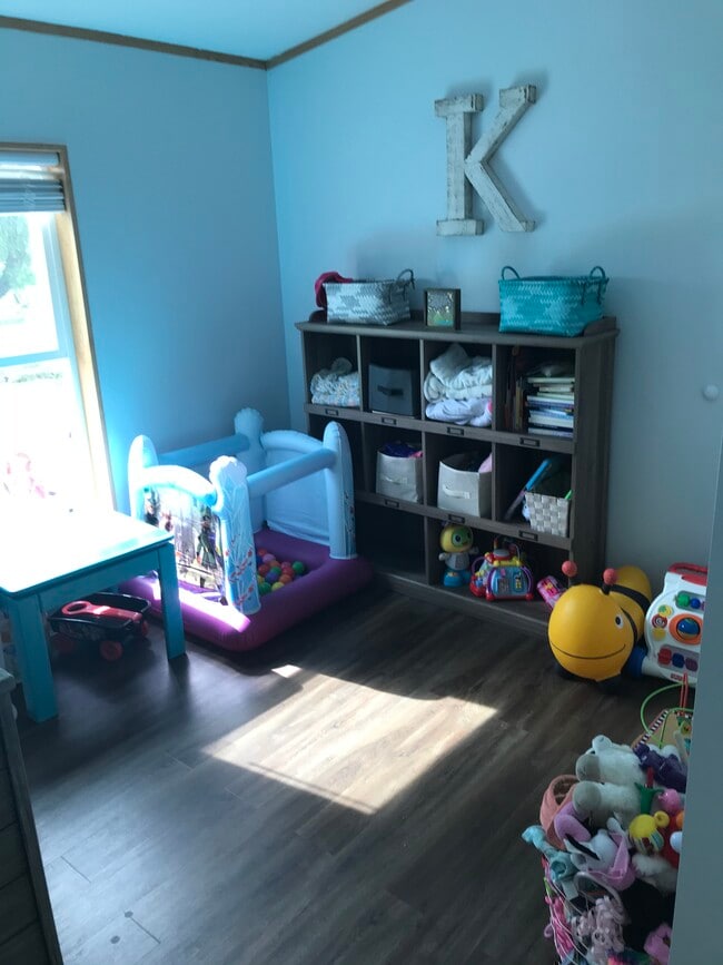 bedroom - 3592 Cemetery Rd