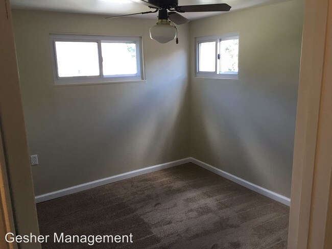 Building Photo - 430 Nelbon Ave