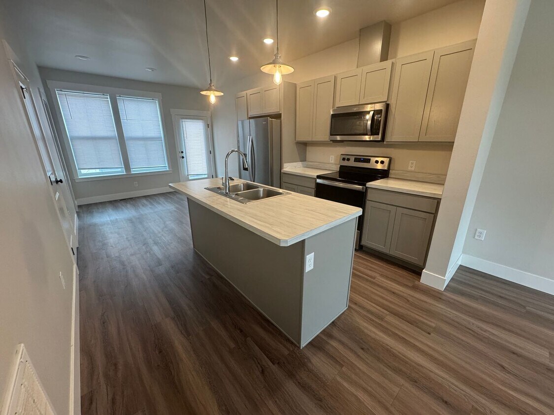 Primary Photo - Bright & Modern Annafeld Townhome Living