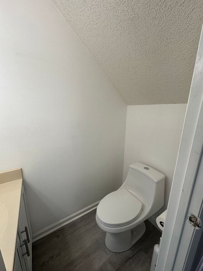 Building Photo - 102B Lullwater Drive