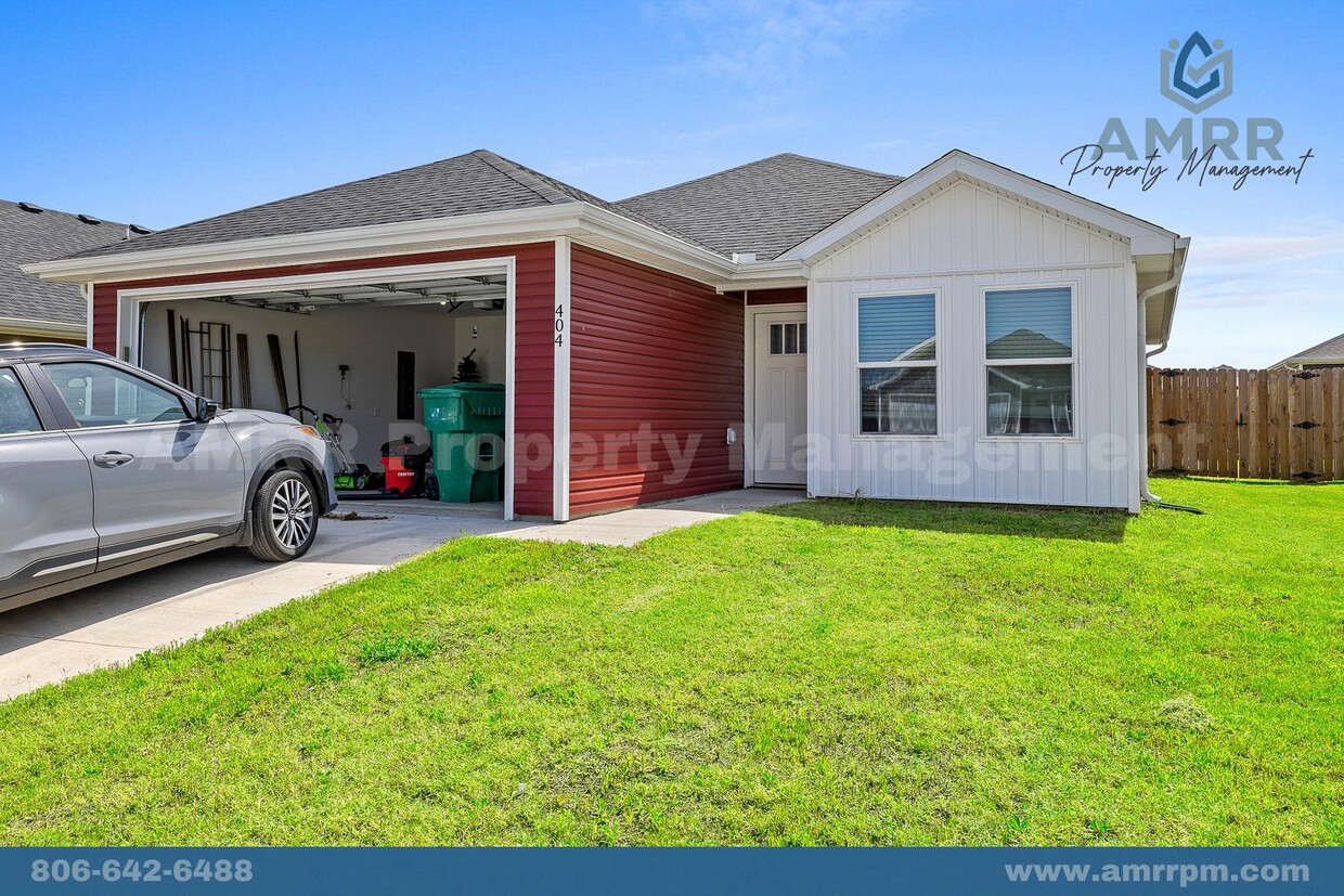 Primary Photo - 404 Abundance Ln