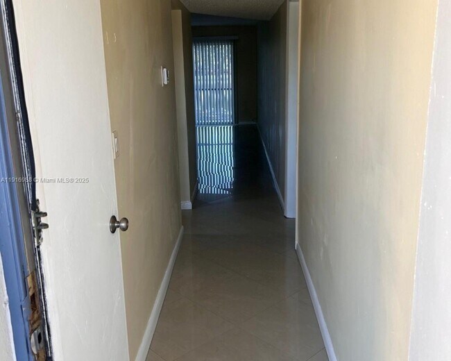 Foto del edificio - 7920 N Colony Cir