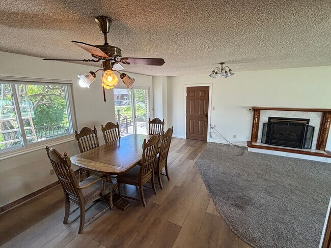 Foto del edificio - Nice Rambler home with a finished basement in desirable neighborhood