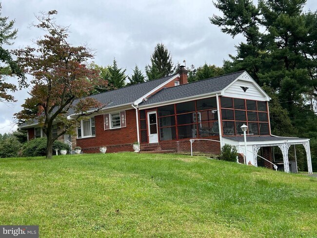 Building Photo - 3307 Eton Dr