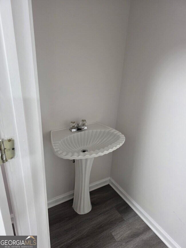 Foto del edificio - 1364 Hollenbeck Ln