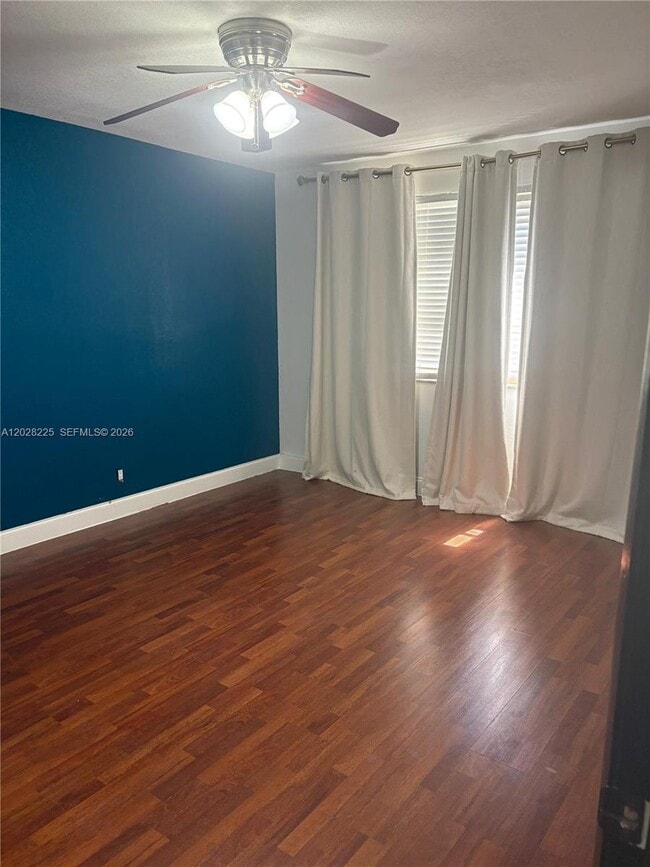 Foto del edificio - 8761 Wiles Rd