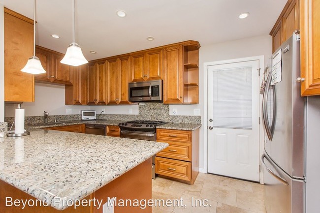 Building Photo - 3 br, 2 bath House - 4776 Moraga Ave.