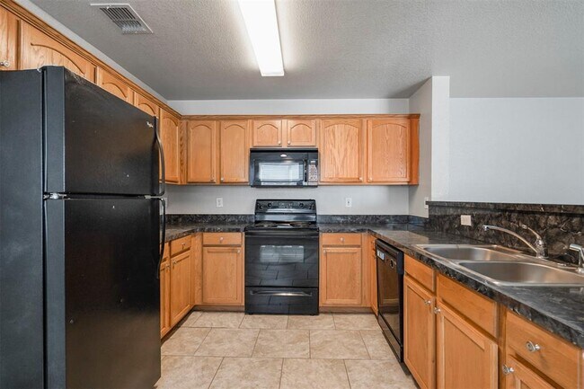 Foto del edificio - 1316 Pine Ln