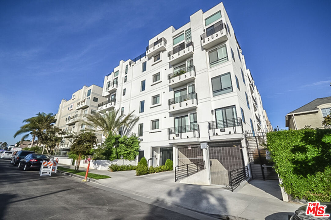 1046 S Serrano Ave Unit 402, Los Angeles, CA 90006 Condo for Rent in