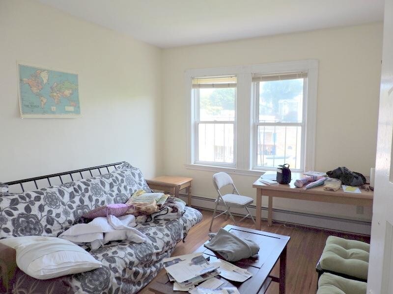 Primary Photo - 14 Craigie St
