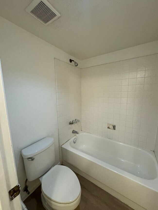 Building Photo - 3 BEDROOM IN PAPAGO PARK VILLAGE IN TEMPE