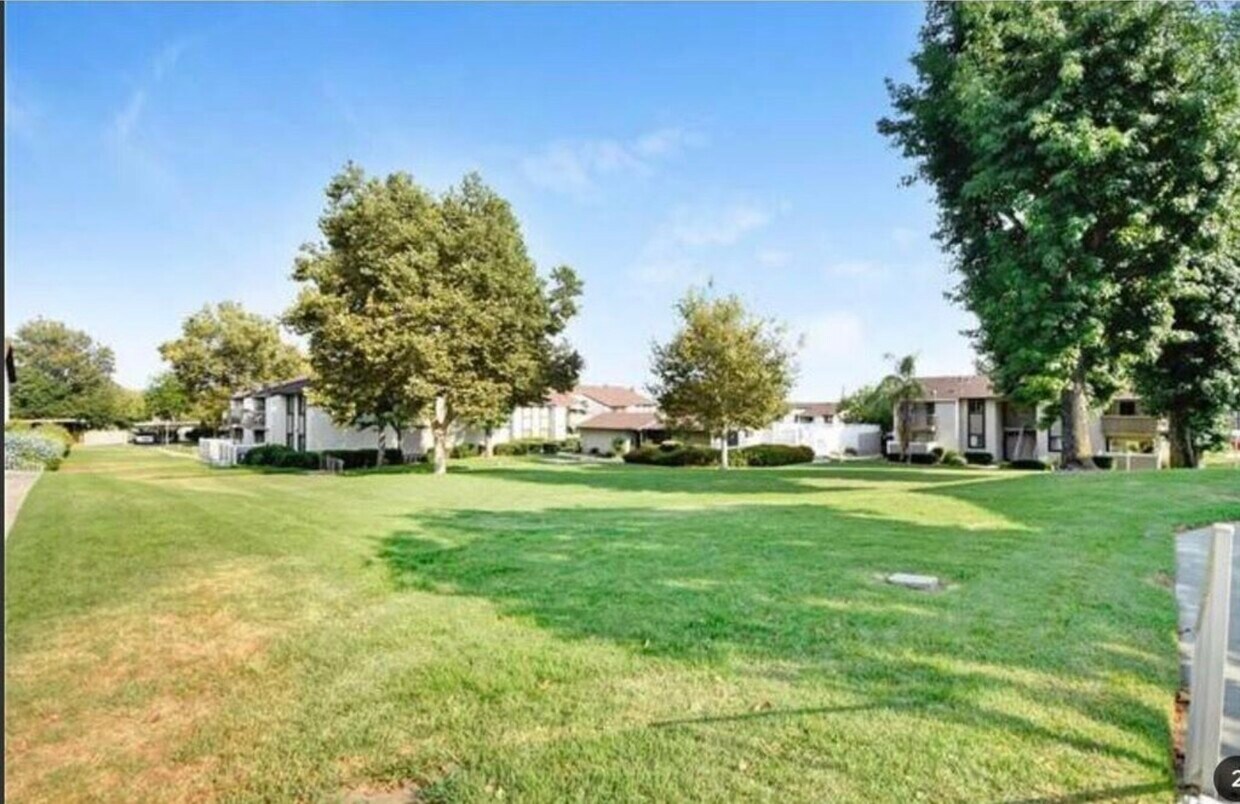 Foto principal - 8990 19th St