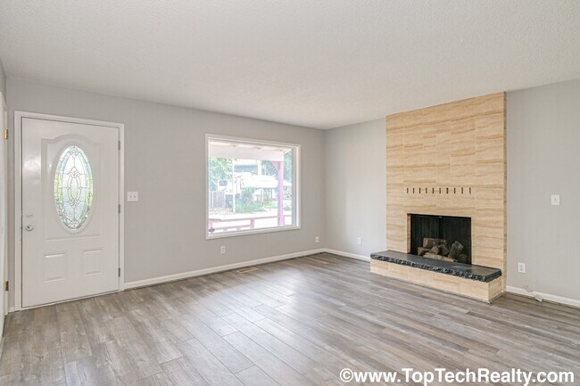 Building Photo - 14390 SW Furlong Way