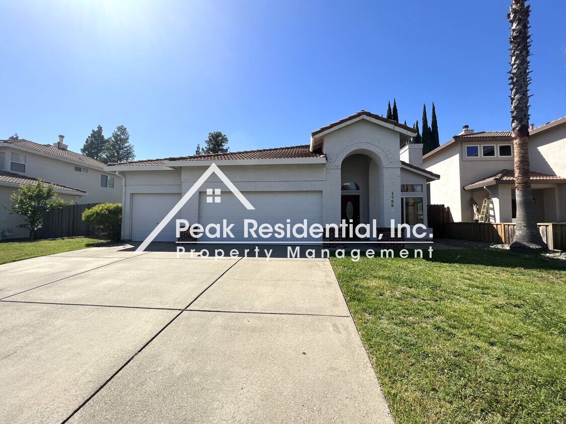 Foto principal - Wonderful Roseville 3bd/2ba House With 3 C...