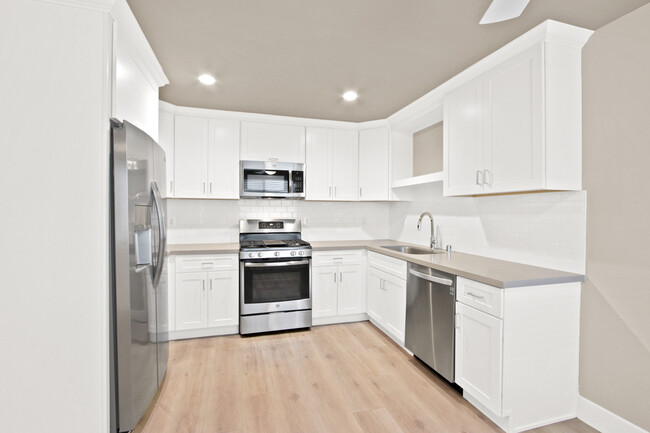 Kitchen - 16002 S Myrtle Ave