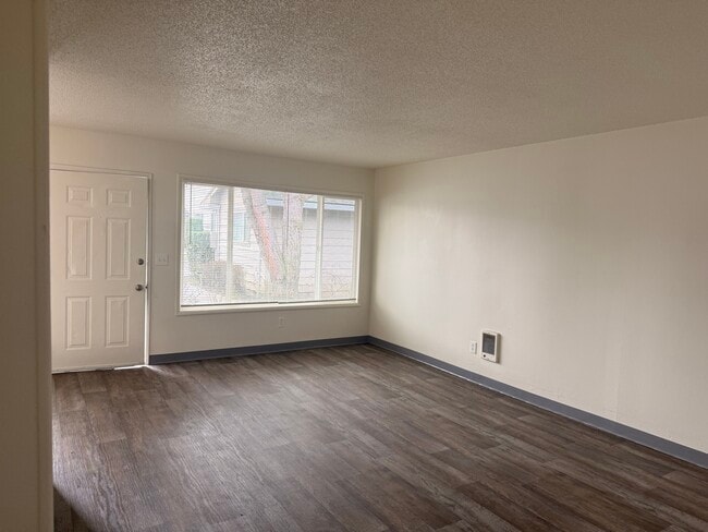 Building Photo - S815 - Star Apartments