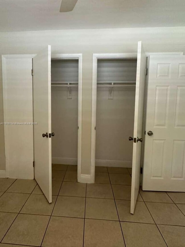 Foto del edificio - 5701 SW 27th St