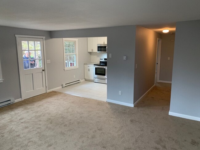 Building Photo - Modern and Professional Towpath Condo