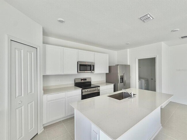 Building Photo - 3658 Hardman Dr