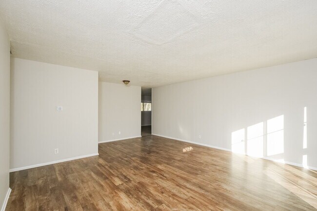 Building Photo - 3478 Hermosa Ct