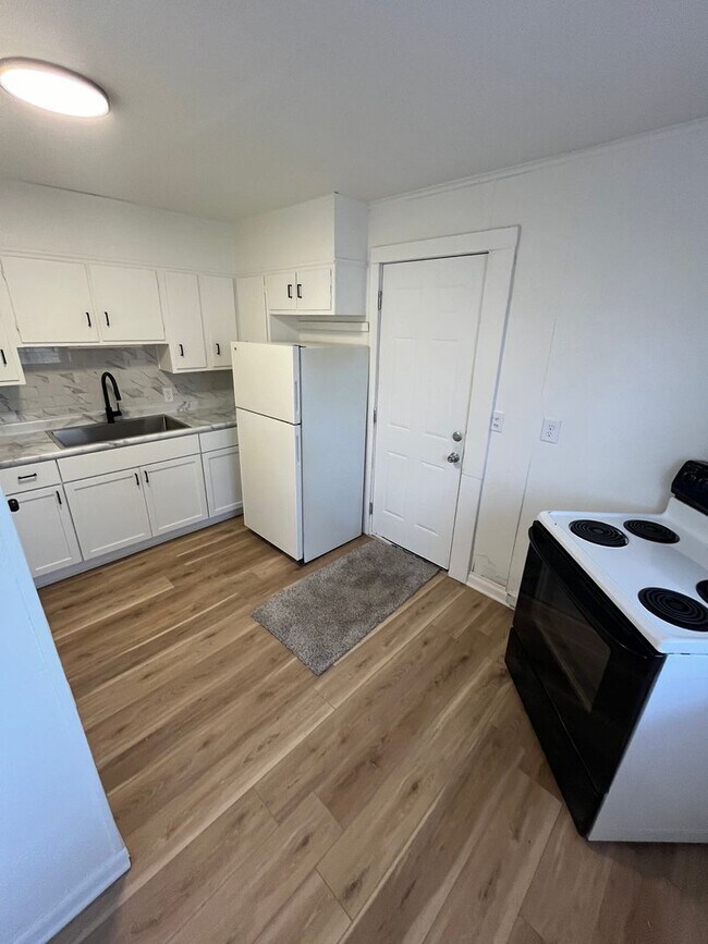 Foto del edificio - New 2 bedroom listing! MOVE IN SPECIAL