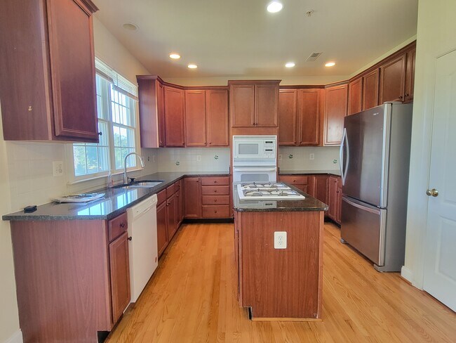 Foto del edificio - 18403 Polynesian Ln