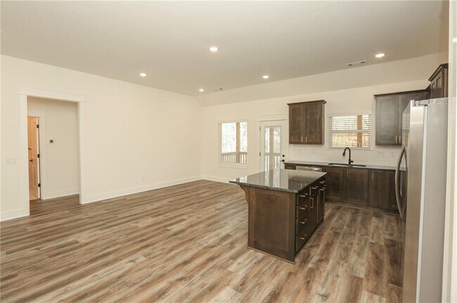 Foto del edificio - 12 Celtic Dr