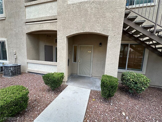 Foto del edificio - 3395 Cactus Shadow St