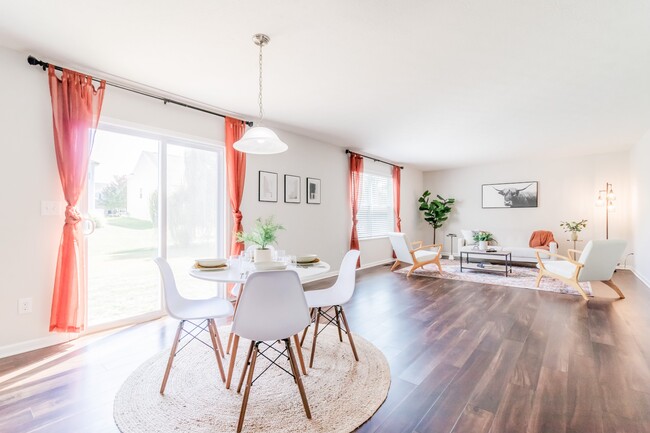 Building Photo - 533 Sunbury Meadows Dr