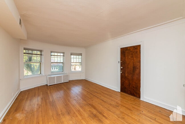 Building Photo - 2654 W Ardmore Ave
