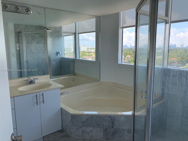 Foto del edificio - 3411 Indian Creek Dr