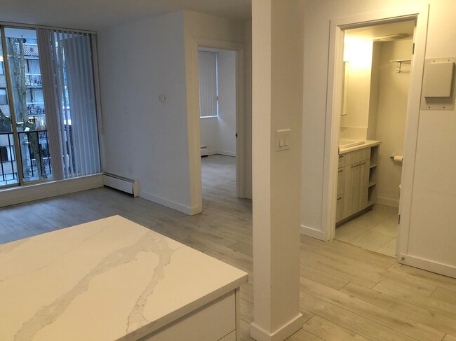 Building Photo - 1636 Haro St