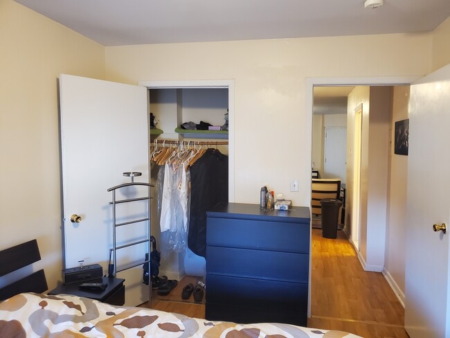 Foto del edificio - 717 Clinton St