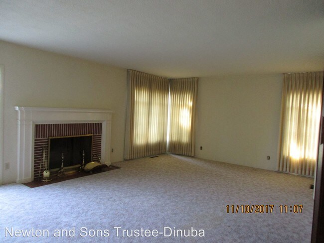 Building Photo - 3 br, 2 bath House - 373 N. Bates Ave.