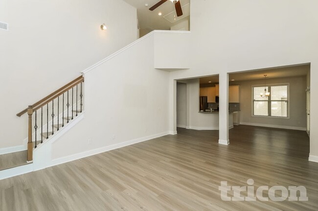 Building Photo - 404 Ireland Ln