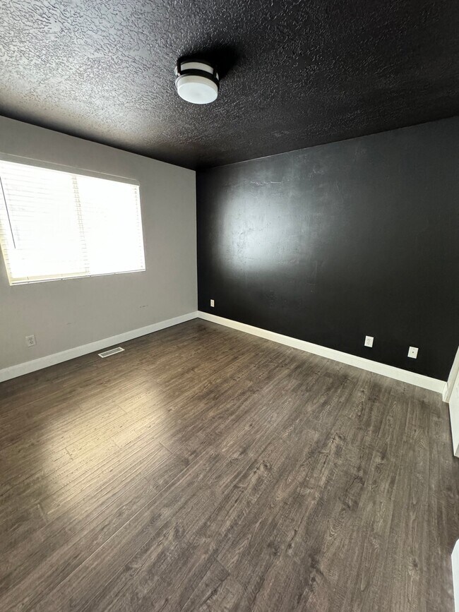 Foto del edificio - 2532 Hillside Village Ct
