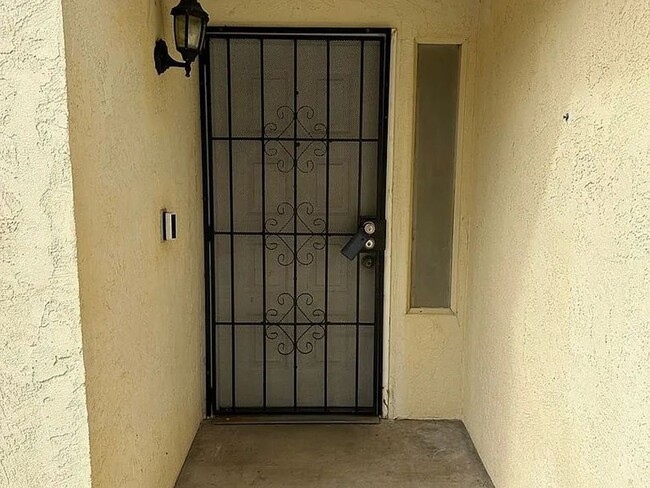 Building Photo - The entire home has new laminate flooring ...