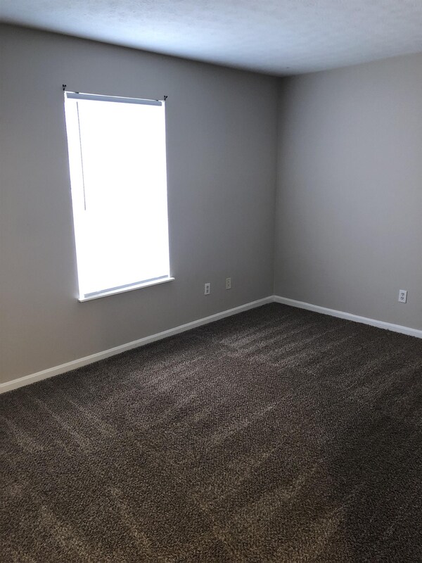 Foto del edificio - 4103 Blue Lick Ct