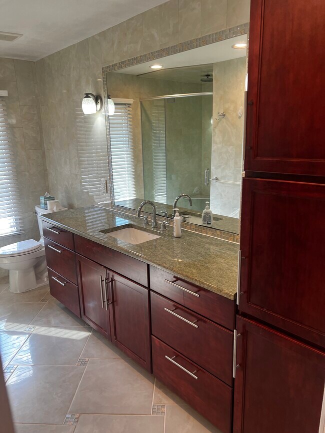 Building Photo - 4409 Exmoor Cir