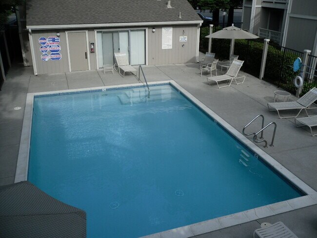 Piscina - 2701 Oak Rd