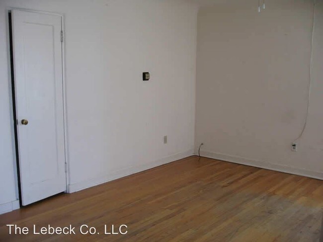 Building Photo - 300 Solano Dr NE