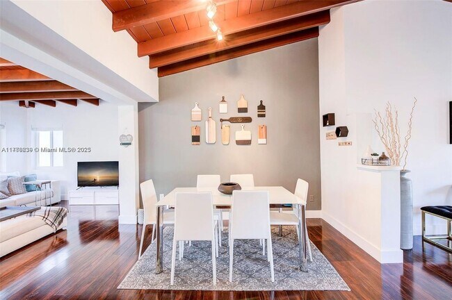 Foto del edificio - 2190 NE 169th St